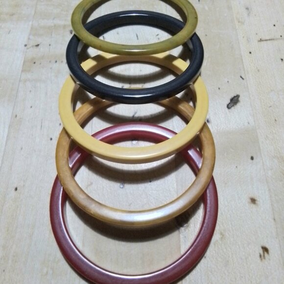 Vintage Bakelite Bangle Bracelets Set of 5 Stacking Bracelets - Picture 3 of 5